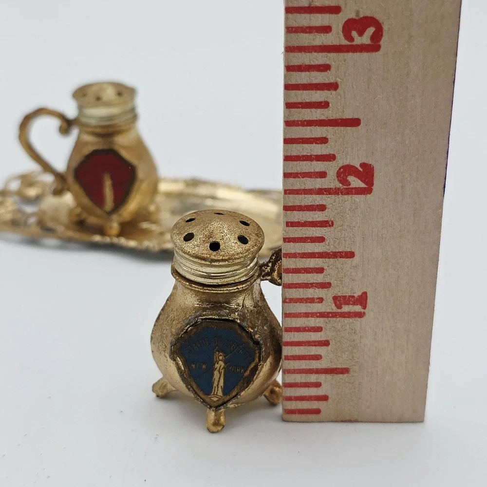 Vintage Mini Metal Salt Pepper Shakers Tray Statue Of Liberty New York Gold Gift